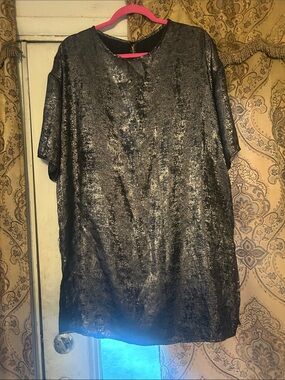 Metallic Sheen Short Sleeve Tunic